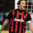 A Milan hivatalosan is megerősítette, hogy meghosszabbította Ambrosini szerződését. Az 1977-es születésű középpályás 1995 óta...