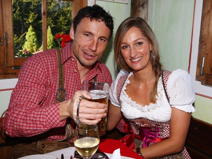 Mark-van-Bommel-wife-Andrea-Oktoberfest_1267121
