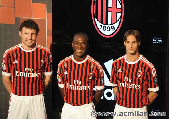 Bemutatták a következő szezon hazai mezeit