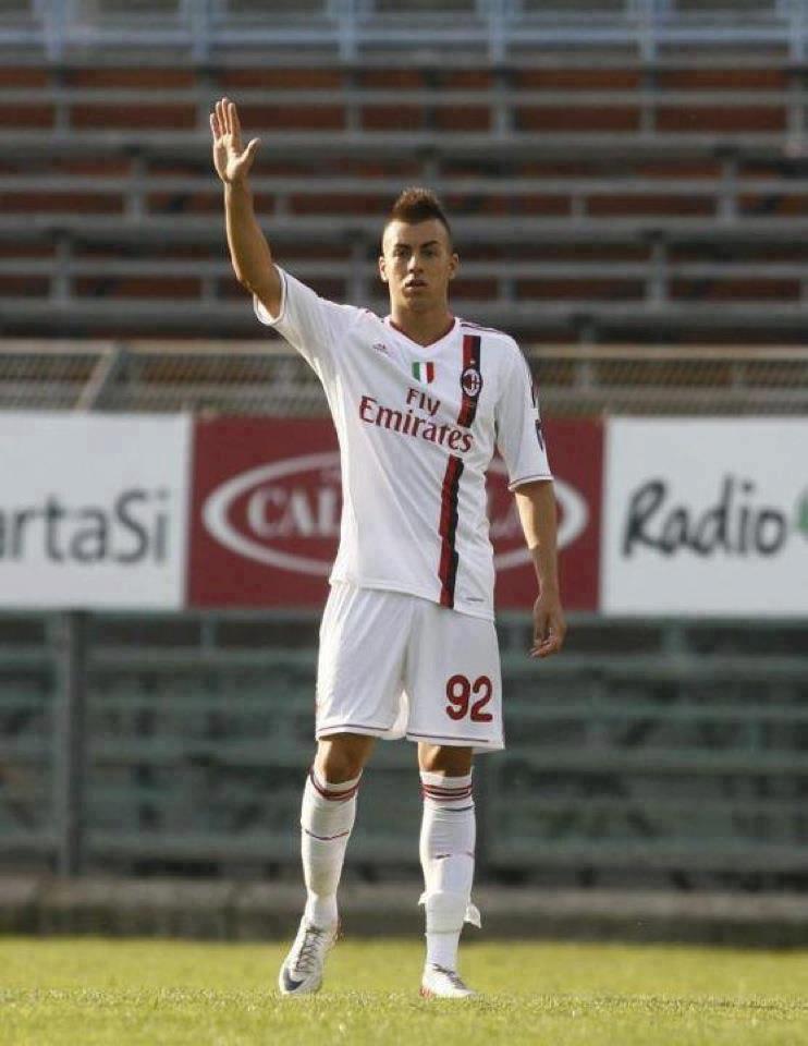 19 éves csatár menti meg a Milant