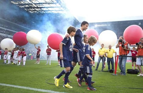 Búcsúmérkőzést rendeztek Van Bommelnek