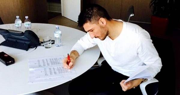 HIVATALOS: Bocchetti a Milanban folytatja