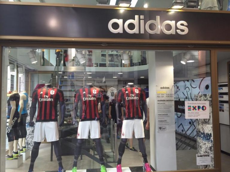 Az Adidas újratárgyalná a megállapodást a Milannal