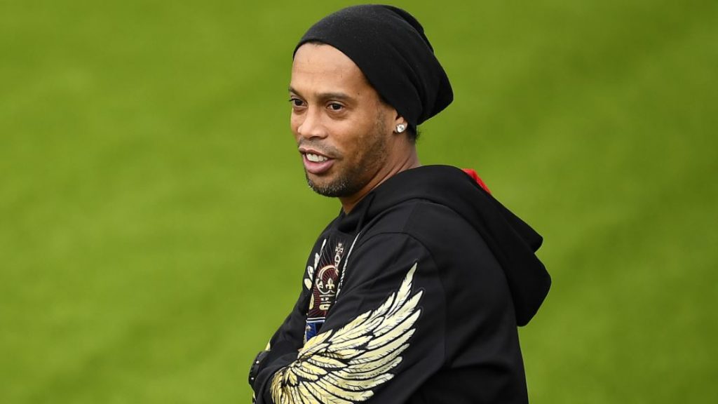 Ronaldinho reméli, hogy a Milan nyeri a derbit