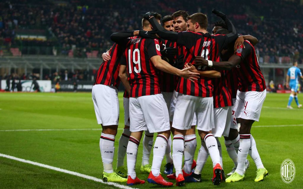 Piatek először kezdett és továbblőtte a Rossonerit a kupában