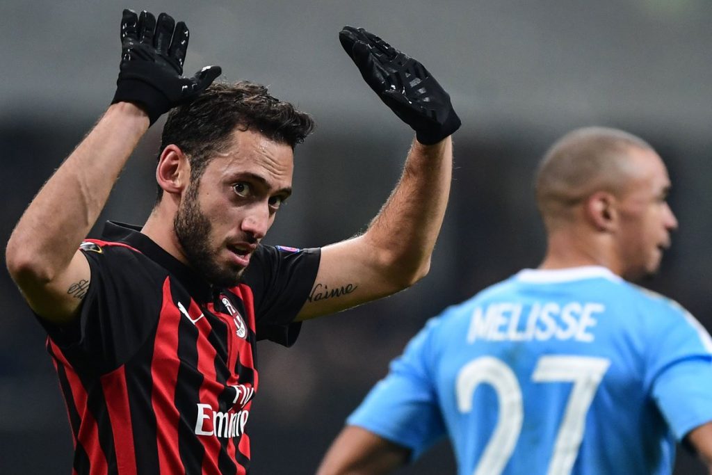 Calhanoglu eloszlatta a kételyeket a jövőjét illetően