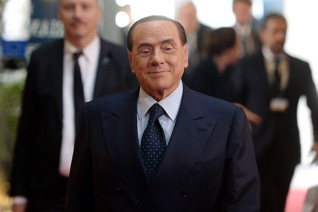 Berlusconi: „Értelmetlen lebontani a San Sirót”