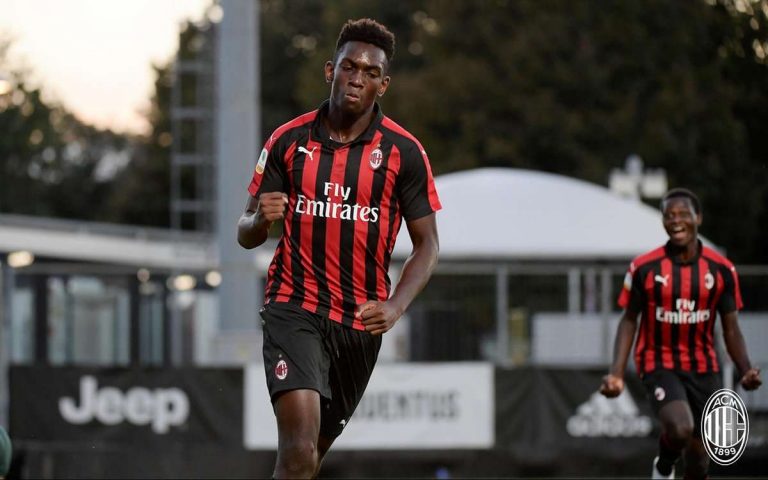 Belga klubok vinnék a Milan 19 éves csatárát