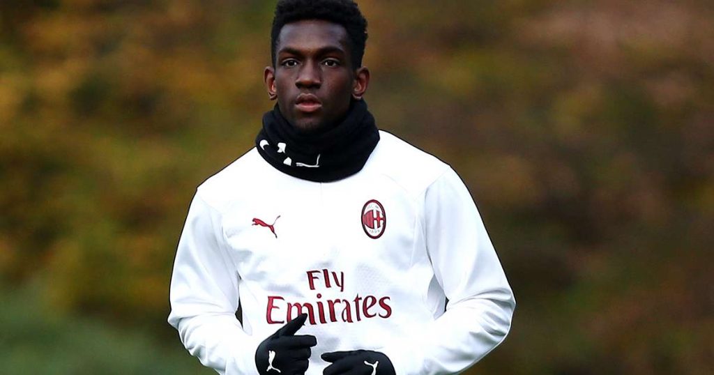 A Milan saját nevelésű csatára a Serie A-ba igazol