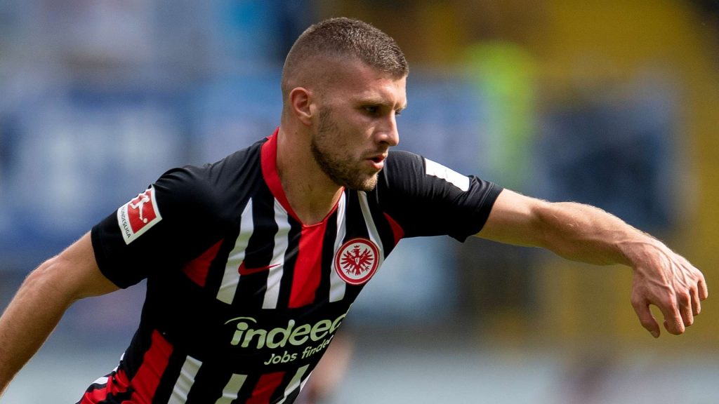 Ante Rebic megérkezett Milánóba