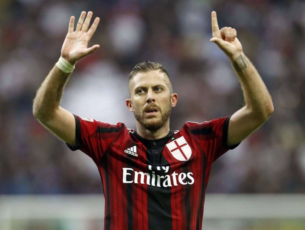 Menez úgy véli, hogy többre vihette volna