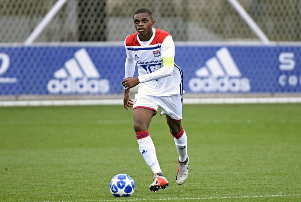 Orvosira érkezik a Lyon fiatal védője a Milanhoz