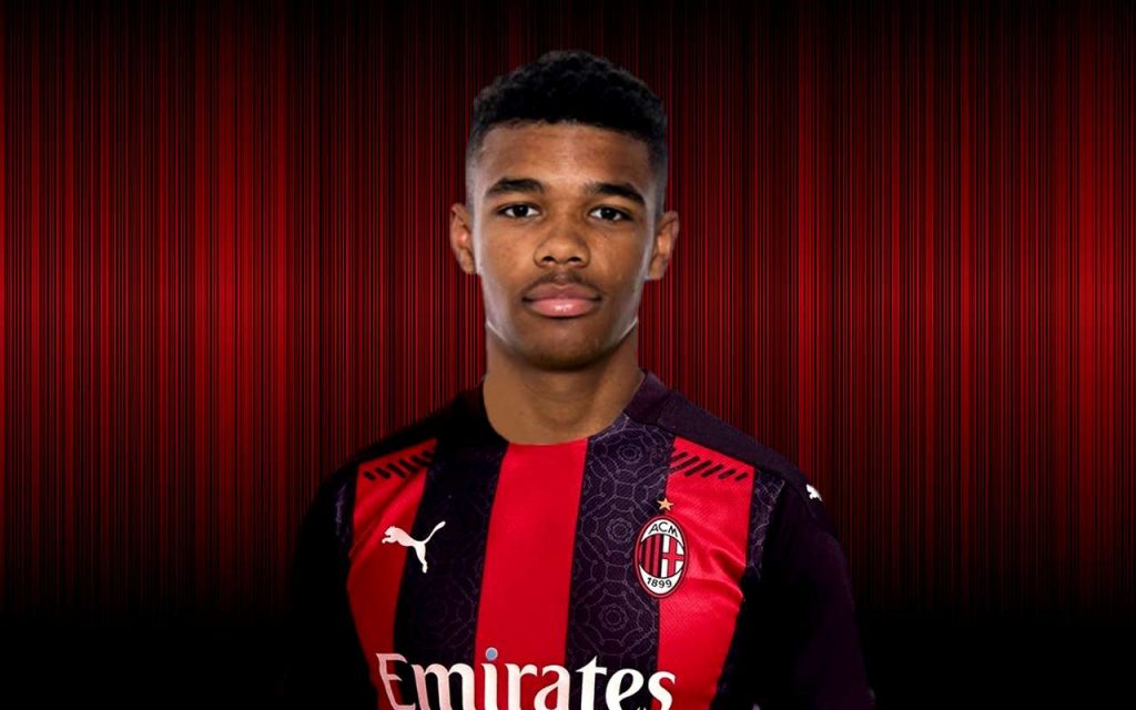 Hivatalos: Roback a Milan utánpótlásában folytatja