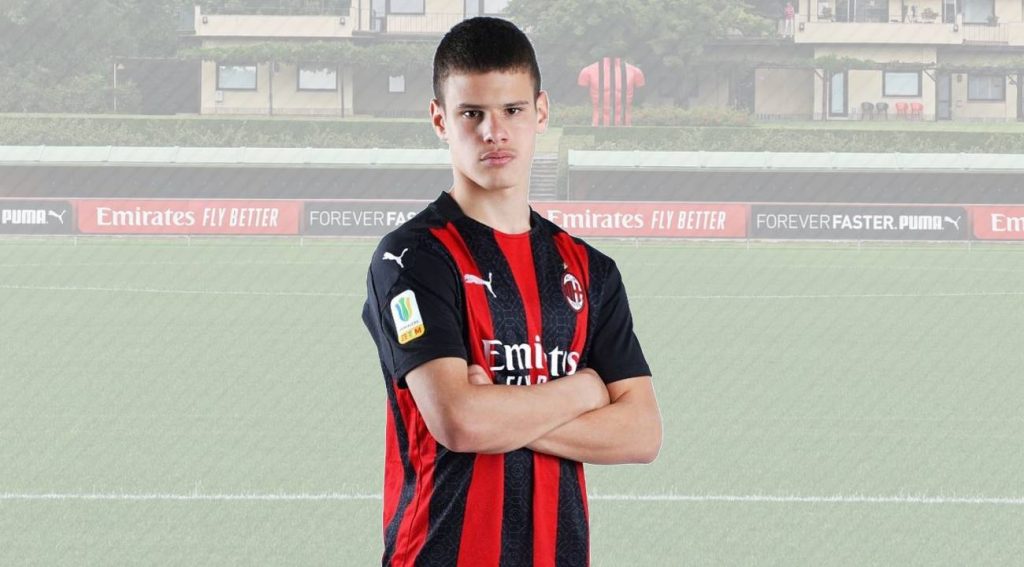Kerkez Milos is a Milan első csapatával edz