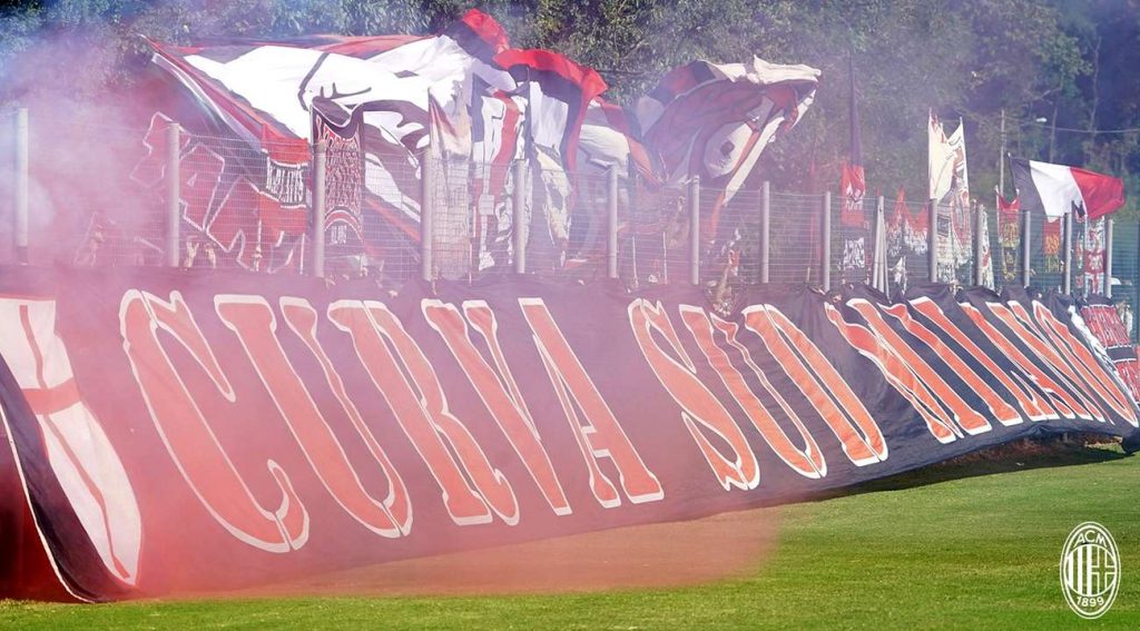 A Curva Sud lenyűgöző hangulatot teremtett