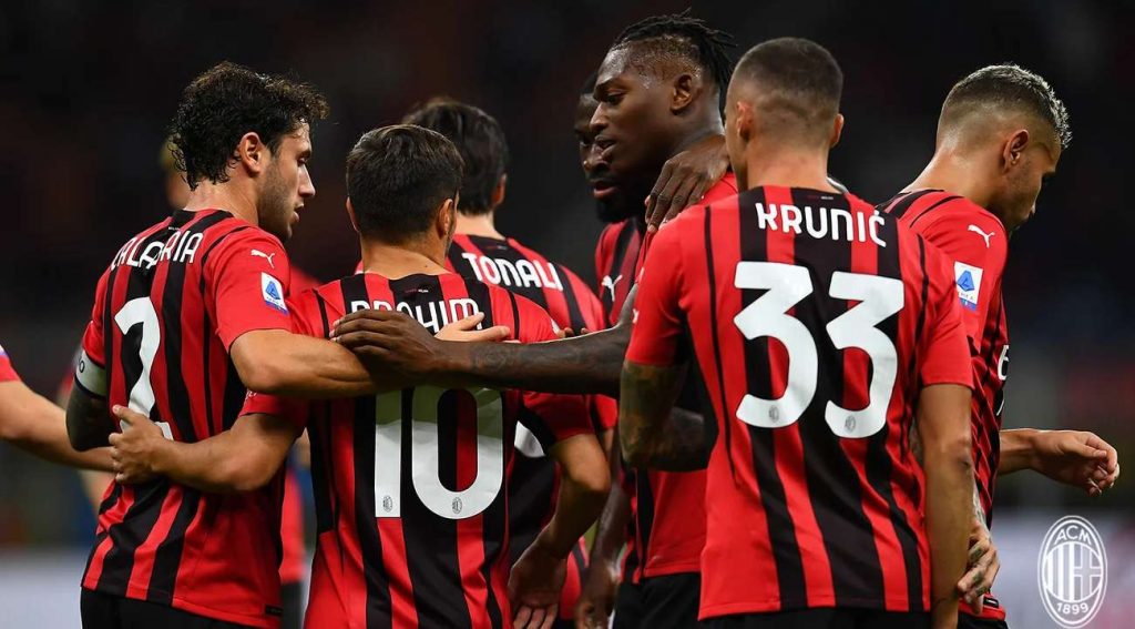 VIDEÓ: Szerencsés gólt lőtt Leao a Cagliarinak