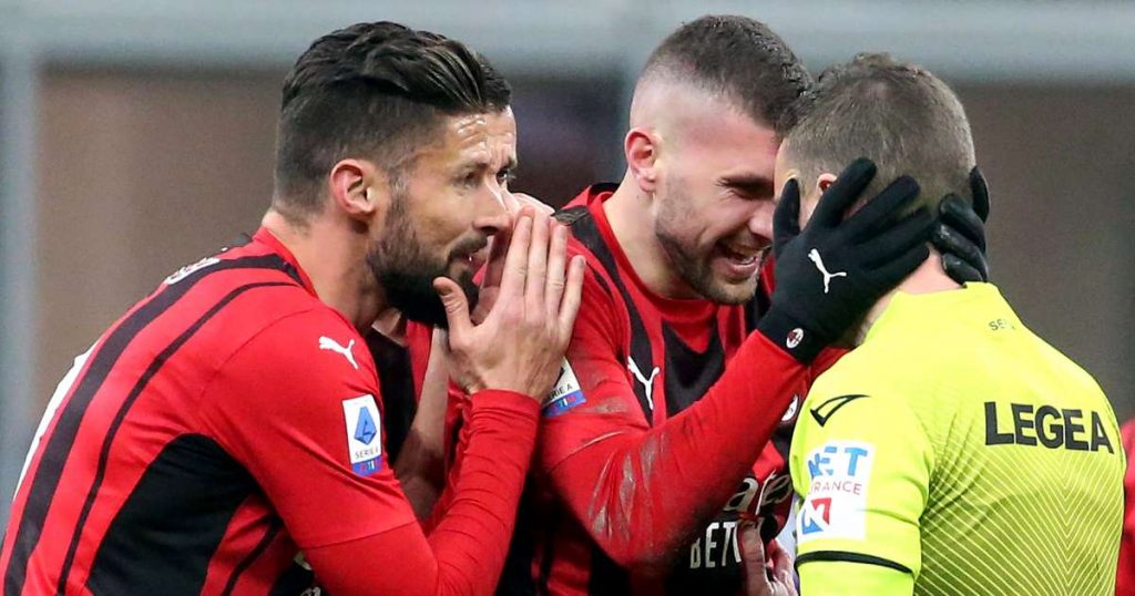 VIDEÓ: Gólt lőtt a Milan, mégis szabadrúgást ítéltek