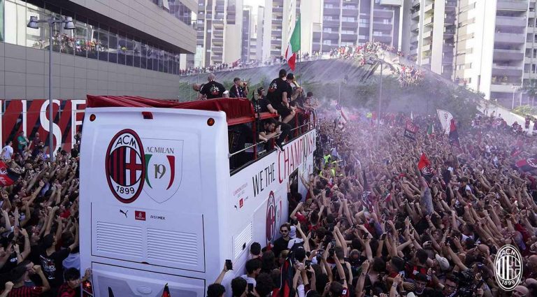 Tízezrek ünnepelték a bajnoki címet Milánóban