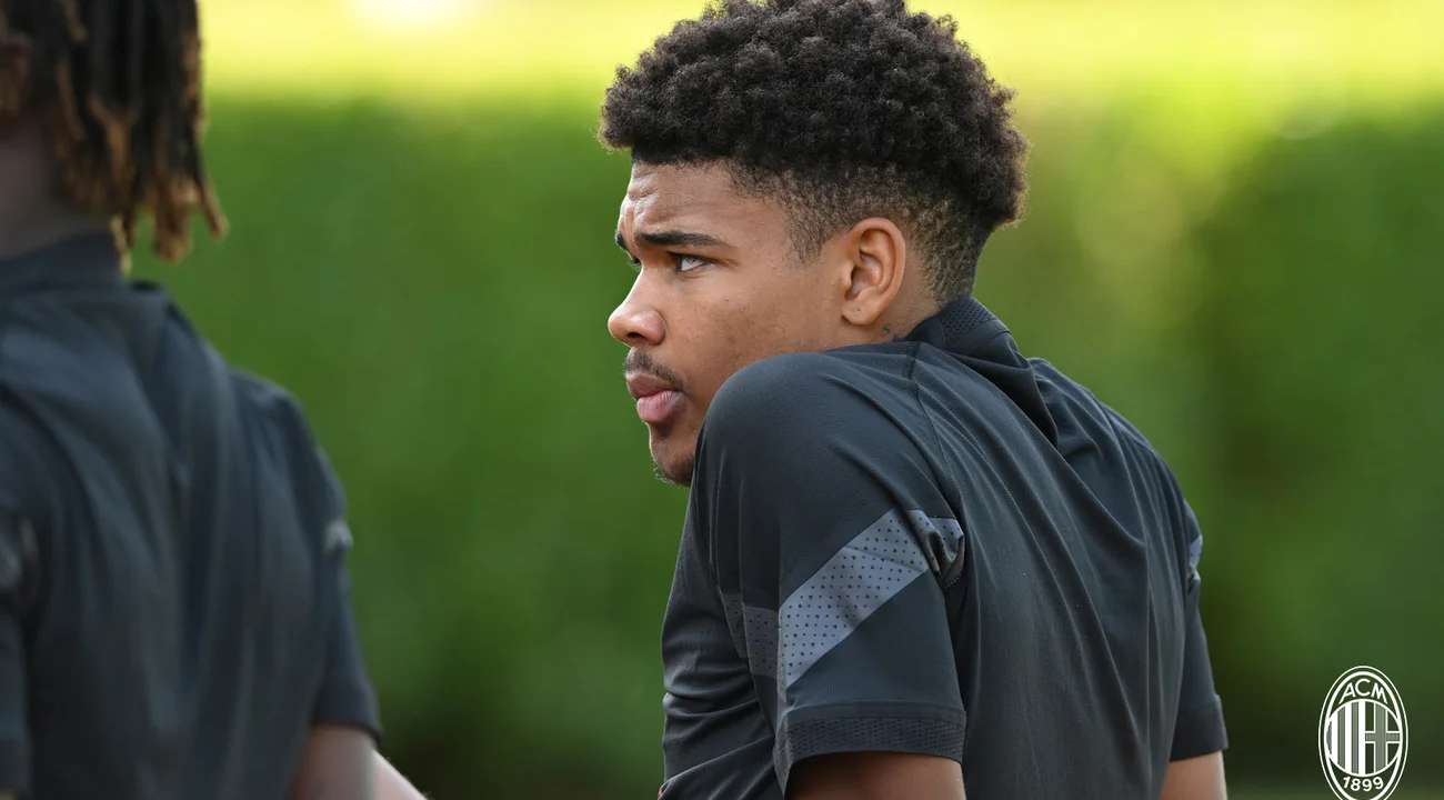 Ajánlat érkezett Roback játékjogáért