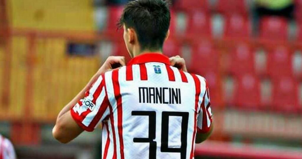 A Vicenza 18 éves csatára közel a Milanhoz