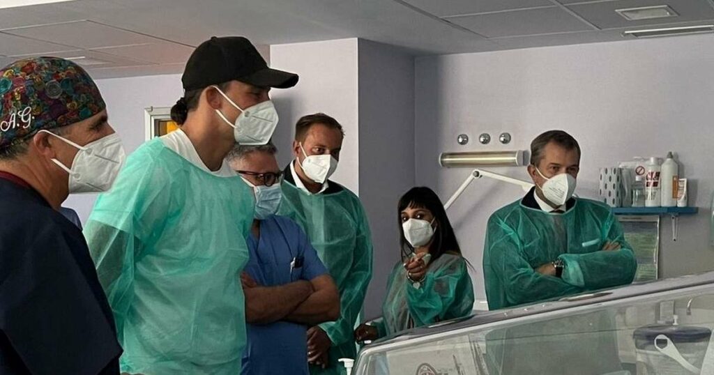 Ibra beteg gyermekeket ajándékozott meg