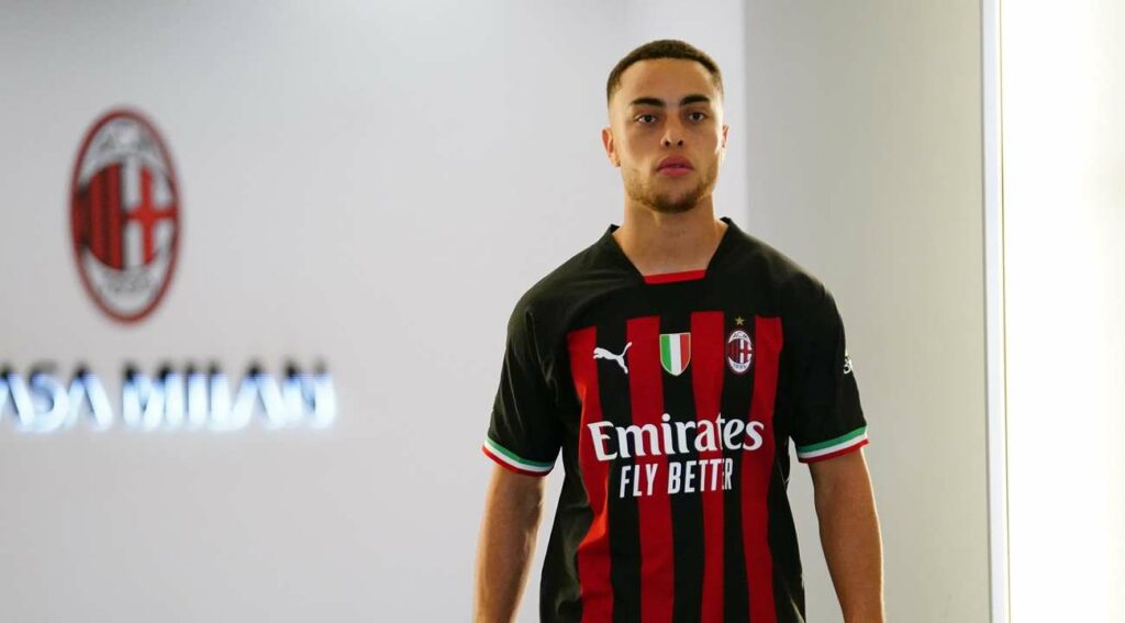 Eldőlt Sergino Dest sorsa a Milannál