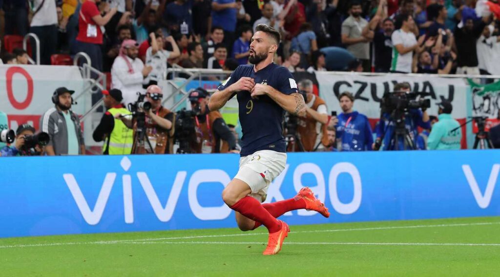 VIDEÓ: Giroud fejese Anglia ellen