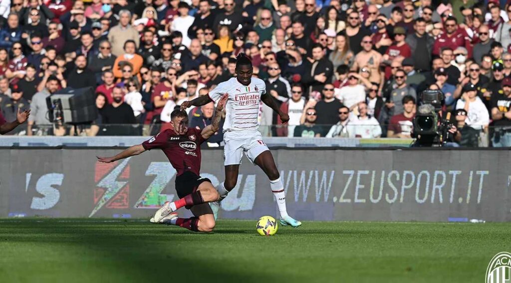 Leao szédületes csellel csapta be a védőt – VIDEÓ