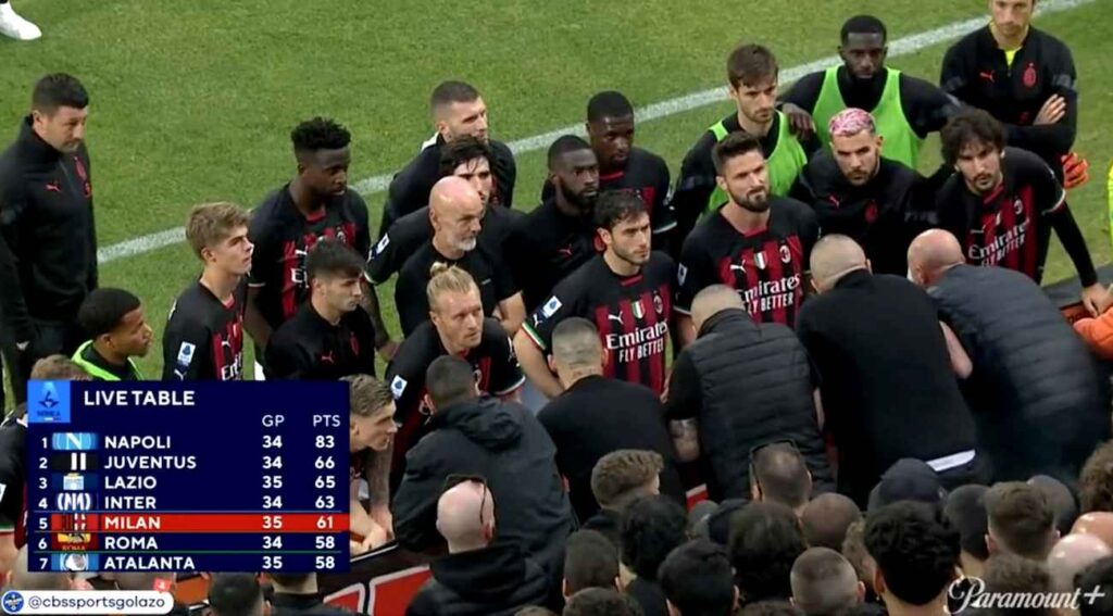 A Milan-ultrák kihívták a csapatot a meccs után