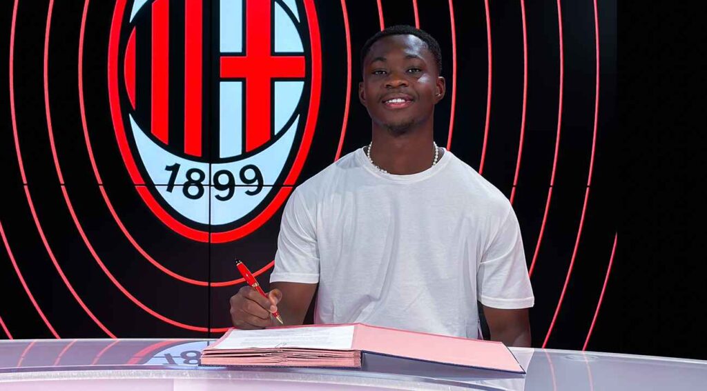 Traoré hosszabbított a Milannal – HIVATALOS