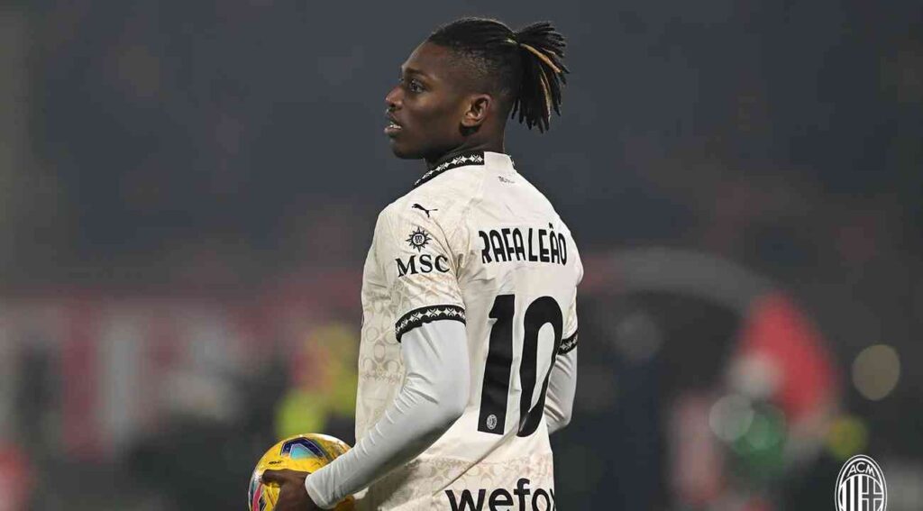 Éjfélkor lejárt Leao kivásárlási záradéka