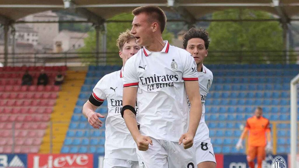 Camarda és Comotto ügynöke a Casa Milanban járt