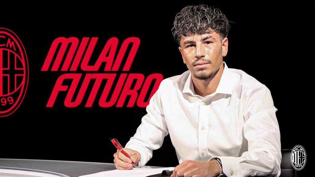Török balhátvéd érkezett a Milan Futuróba