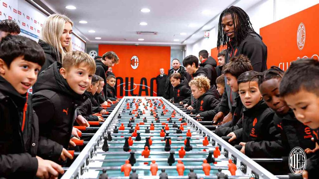 Karácsonyi partit tartottak a San Siróban